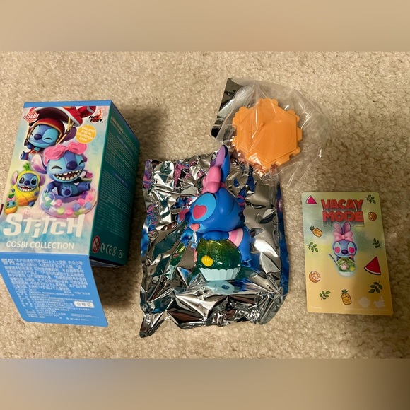 Stitch on Holiday - Cosbi Collection - Picture 3 of 3